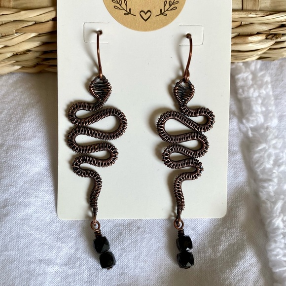 Handcrafted Black Tourmaline Copper Snake / Serpent Dangle earrings - Picture 6 of 7